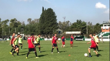 A Talleres se le escapó la victoria ante San Miguel en el debut
