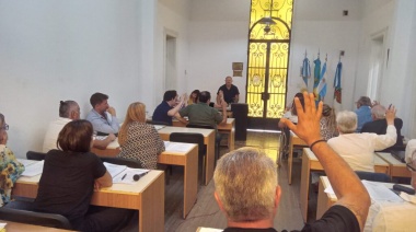 A días de la apertura de sesiones, el Concejo trató una licencia para Gray y aumentos salariales