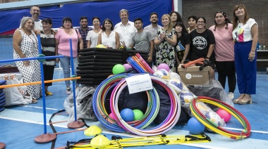 Cascallares y Fabiani entregaron 178 kits a instituciones educativas