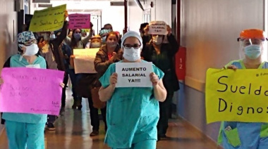 Los bajos salarios y las malas condiciones laborales expulsan a los trabajadores de la salud