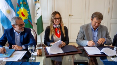 Malena Galmarini y Mariano Cascallares firmaron un convenio para reactivar obras en Almirante Brown