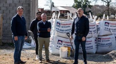 Cascallares recorrió la obra del nuevo natatorio en Rafael Calzada