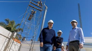 Cascallares recorrió las obras en el natatorio de Rafael Calzada