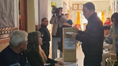En Canning, Gray votó y convocó a los vecinos a participar de la elección