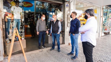 Grindetti recorrió comercios junto a voluntarios para concientizar sobre el coronavirus