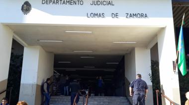 Piden juzgar a un hombre que se ofreció a llevar a la escuela a una nena y la violó en su auto
