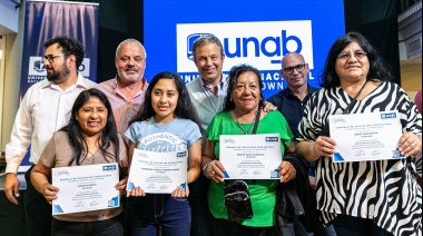 Cascallares participó de la entrega de certificados a estudiantes de la escuela de oficios de la UNAB
