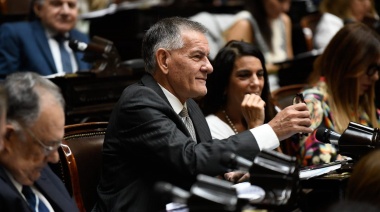 Para Castagneto, el ministro Caputo "es el rey de la timba" y advirtió: "La conflictividad social va creciendo"