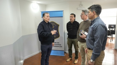 Gray recorrió la sede de la nueva fuerza especial de seguridad contra el narcotráfico y el crimen