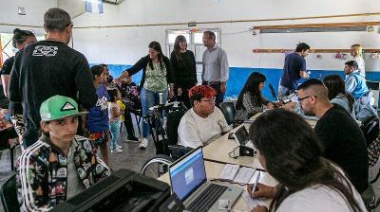 Cascallares recorrió el operativo de documentación que se realiza en distintas localidades del distrito