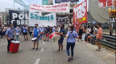 Trabajadores de Garbarino despedidos cortaron el Puente Pueyrredón  en reclamo de salarios adeudados e indemnizaciones