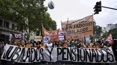 Jubilados en lucha: "Este Presidente estafador y represor solo puede aplicar su plan con represión"