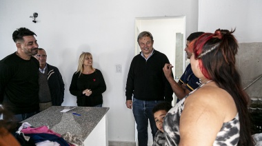 Cascallares visitó a las familias relocalizadas en las nuevas viviendas de Barrio Lindo