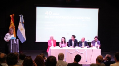 Litza participó en España de la Cátedra Abierta por los 40 Años de Democracia Argentina