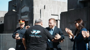 Otermín participó del homenaje a los caídos de Malvinas en el Cementerio de Lomas