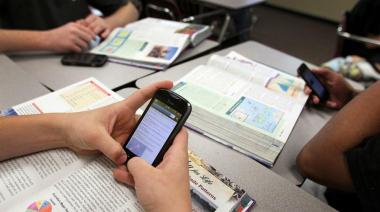 El 31% de los menores cree que el teléfono afecta su rendimiento en clase