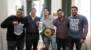 Cascallares recibió al campeón de boxeo Jeremías Ponce