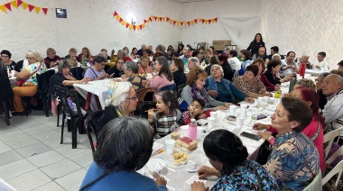 Balladares celebró el "Día del Jubilado" junto a un centenar de vecinos