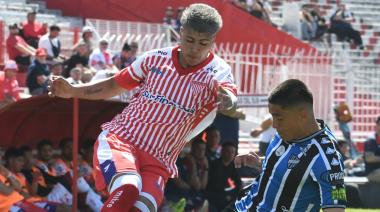 Los Andes se impuso ante Almagro y sigue en la lucha