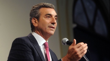 Randazzo confirma su candidatura y renueva su estrategia de criticar a los gremios