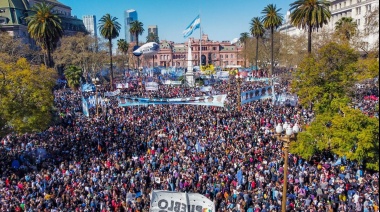 Masiva movilización a Plaza de Mayo en apoyo a Cristina y en defensa de la democracia