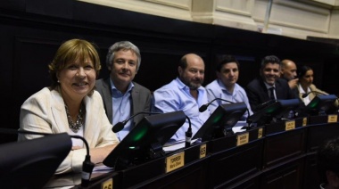 Unidos o dominados: avanza la unificación de los bloques opositores en Diputados