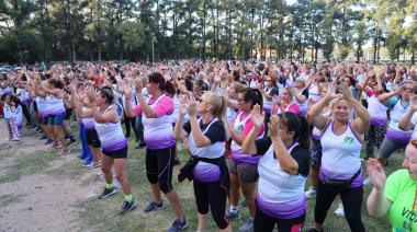 Una multitud participó de la masterclass de zumba en Campo Amat