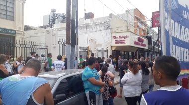 Gremios realizaron radio abierta antes de la sesión extraordinaria en el Concejo