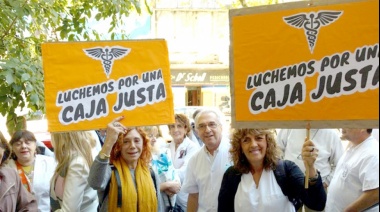 Siguen las críticas por el “clima hostil” en la asamblea de la caja de médicos