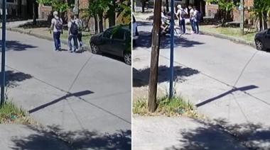 Motochorros le robaron hasta las zapatillas a chicos que iban a la escuela