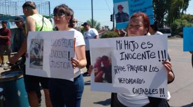 Marcharon para pedir la liberación de los detenidos por el crimen de Iván Echeverría