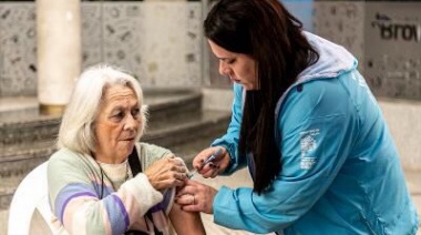 Realizan jornadas de vacunación en la Casa de la Cultura de Adrogué