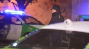 Policía retirado mató a tiros a su pareja delante de su hija de 13 años
