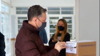Gray votó en Canning y luego acompañó a la candidata Casas