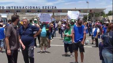 Paro y protesta sobre la autopista de trabajadores del Senasa