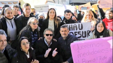 Vecinos y funcionarios de Lomas realizaron una nueva protesta frente a Edesur