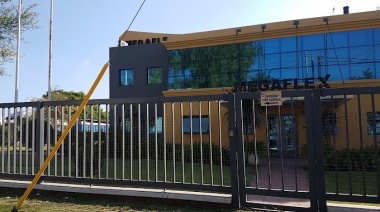 Conflicto por despidos en la fábrica Megaflex de Burzaco