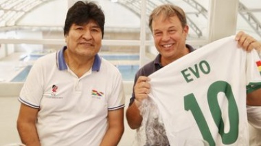 Evo Morales visitó el Polideportivo de Ministro Rivadavia