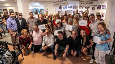 Entregan certificados a adultos mayores que completaron talleres de formación y recreación
