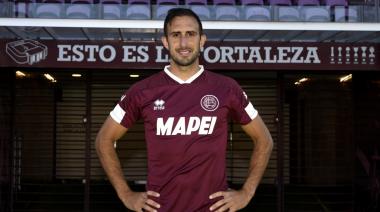 Carlos Izquierdoz: "Estoy muy contento de volver, lo que soy es gracias a Lanús"