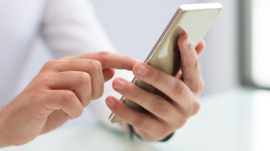 Tiempo en pantalla: Casi el 40% usa el teléfono más de seis horas por día