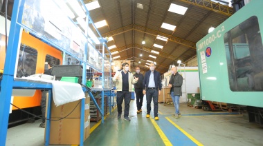 Gray recorrió una empresa de autopartes de Luis Guillón