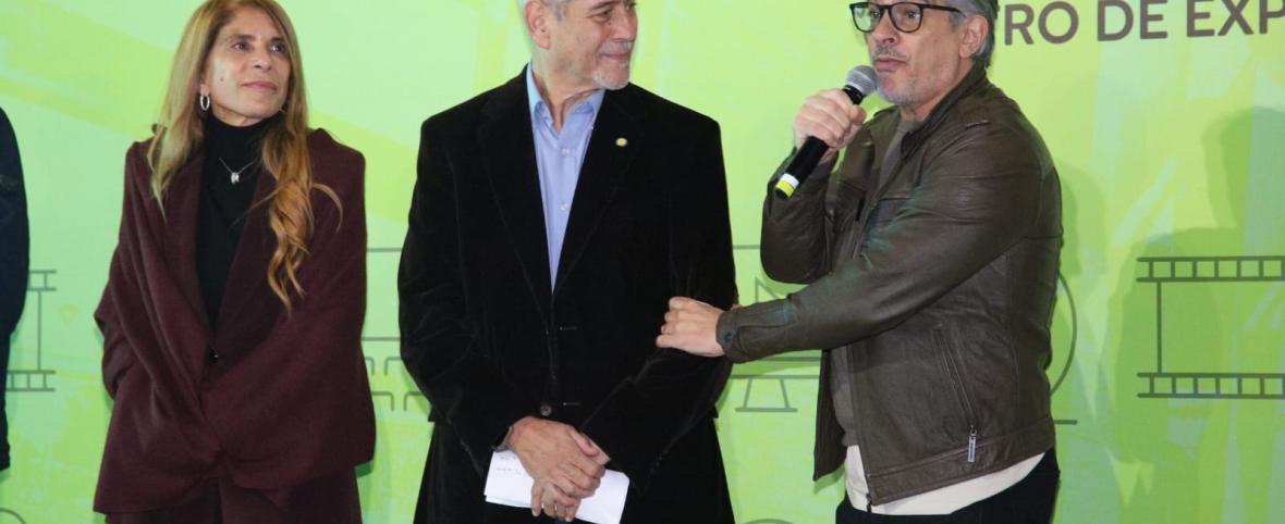 Ferraresi manchado por privilegios de casta: licencia de un mes y viviendas para funcionarios
