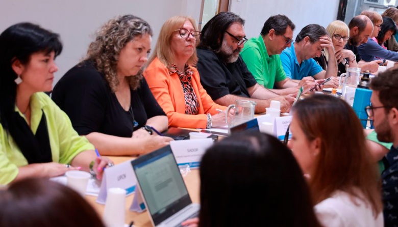 Docentes rechazaron la propuesta salarial del Gobierno por ...