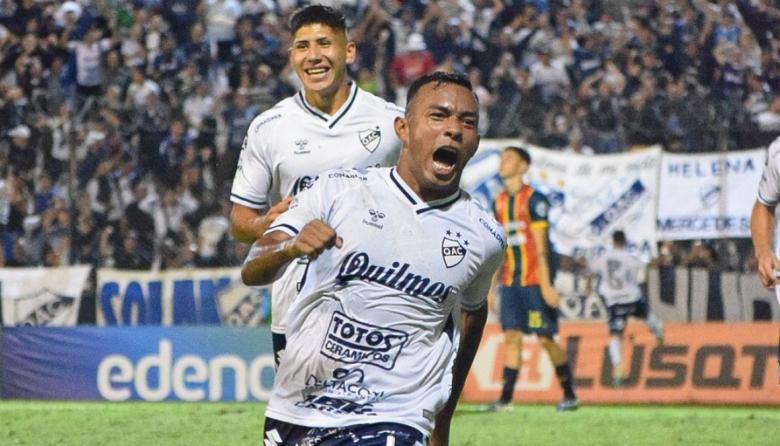 Quimes lo ganó sobre el final y se prendió a la punta de su zona