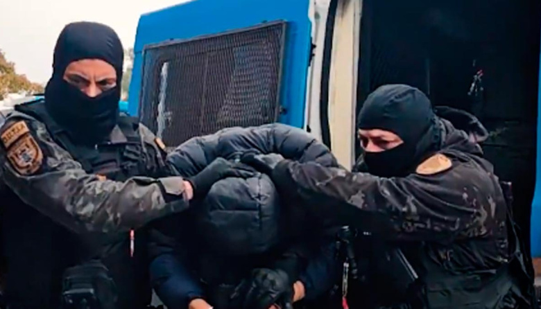 Cayó una red que robaba autos en Capital Federal y los desarmaba en el Conurbano