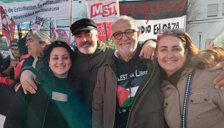 Multitudinaria marcha en Lomas de Zamora contra el genocidio en Palestina