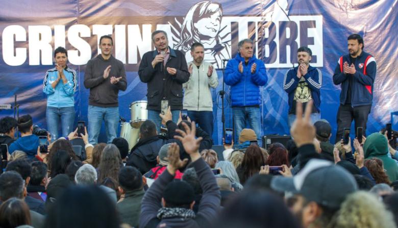 En Lanús, Máximo, Julián Álvarez y Leandro Decuzzi encabezaron el Festival "Cristina Libre"