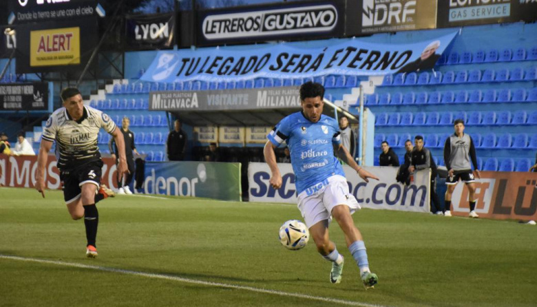 Sin suerte y sin triunfo, Temperley se metió en problemas