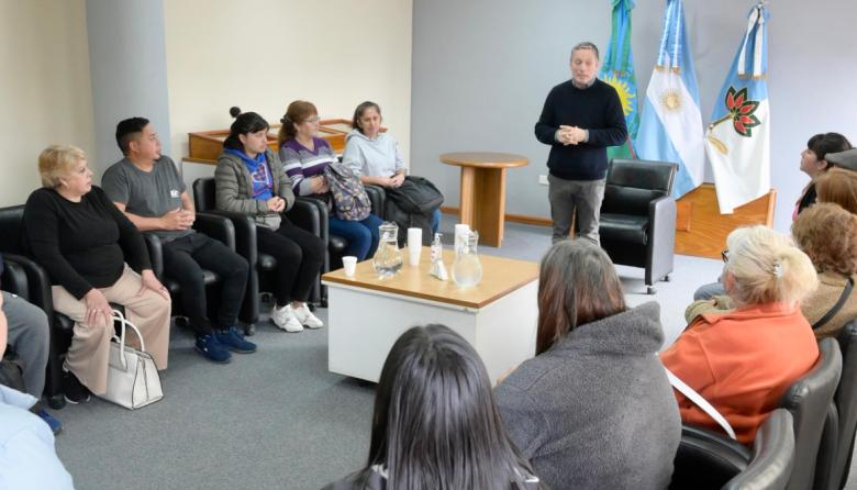 Gray se reunió con vecinos en situación de vulnerabilidad social